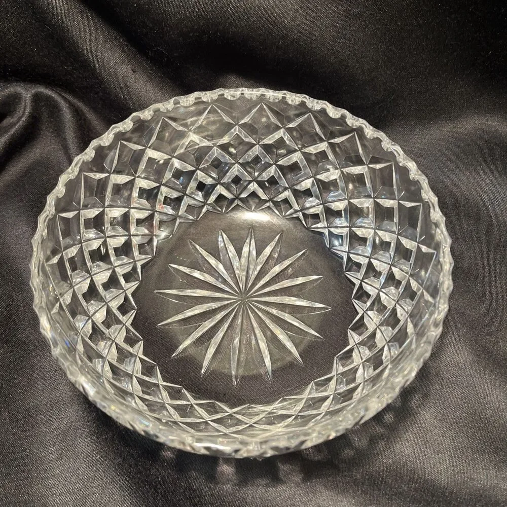 Beautiful Vintage Cut Crystal Round Centerpiece Bowl Heavy Glass 7” D X 3” T